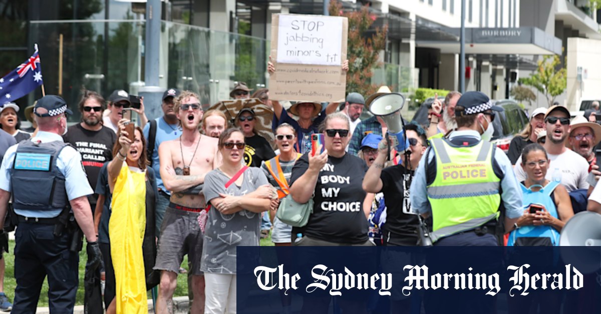 Anti-vaccination mandate protesters encircle National Press Club - Vimarsana News