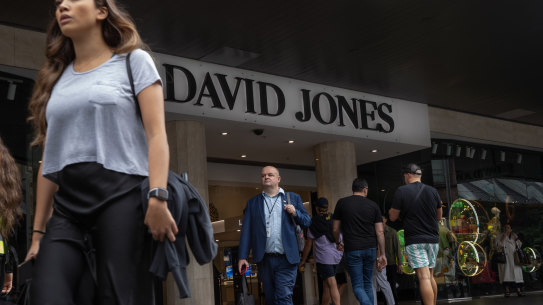 A trading update from the outgoing owners of David Jones said there was a deceleration over the past few months. 