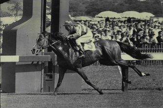 Grenoble takes out the 1960 Villiers Stakes at Randwick.