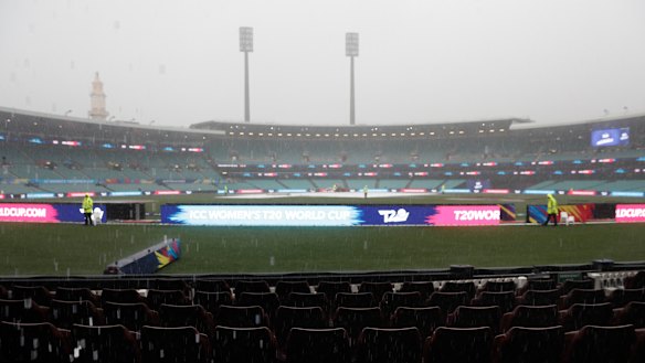 Rain falls over the SCG on Thursday. 