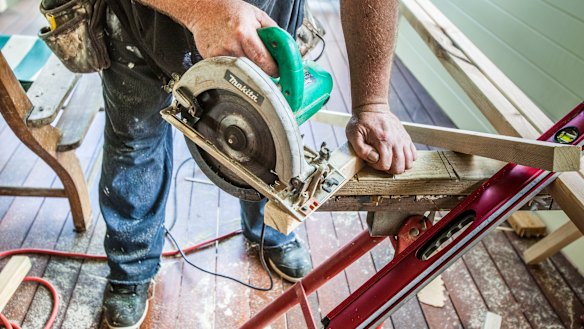 The recession could lead to the loss of up to 35,000 new apprenticeship jobs.