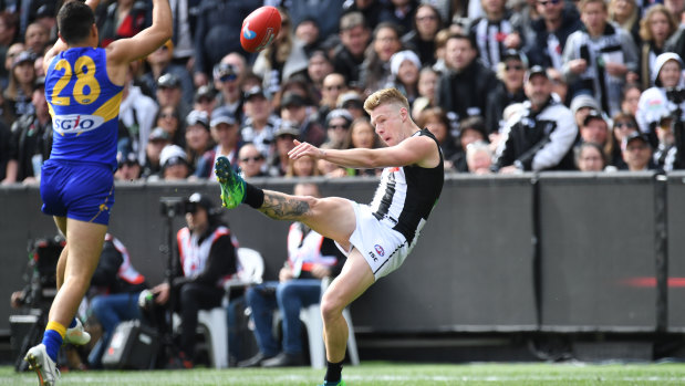 Jordan De Goey takes on all comers to goal.