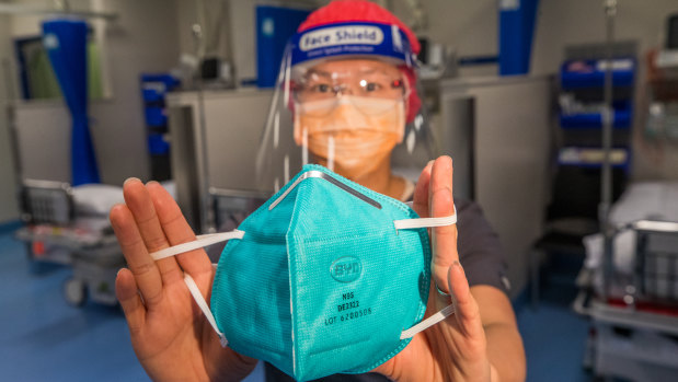 Australian Society of Anaesthetists president Dr Suzi Nou says she is one of a small proportion of healthcare workers who fit the an orange duckbill mask.