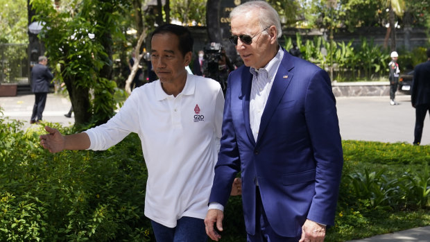Endonezya Devlet Başkanı Joko Widodo, ABD Başkanı Joe Biden ile.  G20, Ukrayna'daki savaşı kınayan bir bildiri yayınladı.
