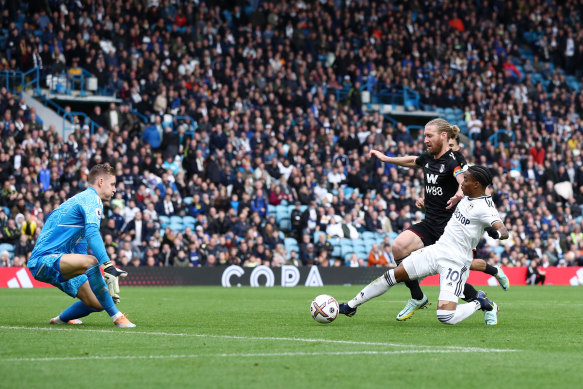 Crysencio Summerville scores for Leeds against Fulham.