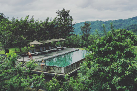 De-stress with yoga, meditation and dips in the jungle-flanked pool.