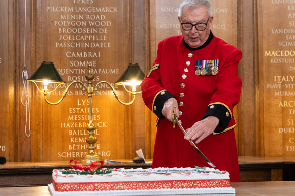 This year Ivor Williams, who served with the British Army and the Australian police, was given the honour of cutting the cake.