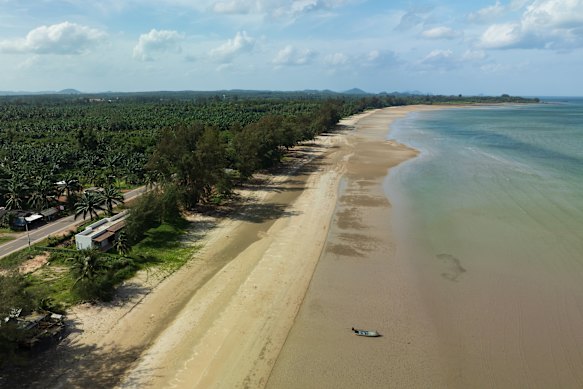 A beach in Chumphon: Not a lounge chair, umbrella or backpacker in sight. 