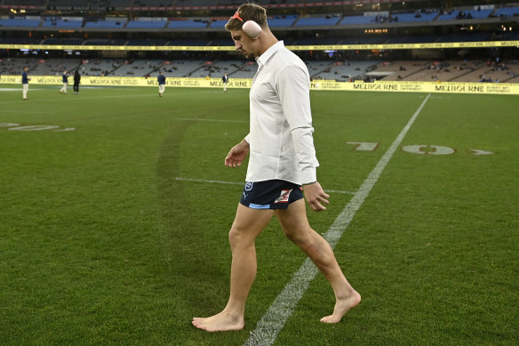 Barefoot at the ‘G’: NSW flyer Zac Lomax.