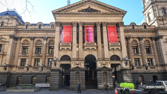  Melbourne Town Hall.