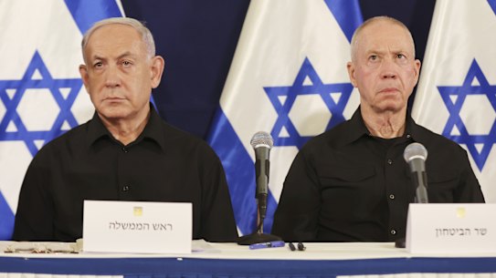 Israeli Prime Minister Benjamin Netanyahu, left, has sacked his Defence Minister Yoav Gallant, right. (Abir Sultan/Pool Photo via AP, File)