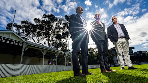Kevin Curran, Jim Peters and Tony Corrigan remember the late Neale Daniher. Peters and Corrigan were teammates of Daniher at Newman College. Curran was his coach.