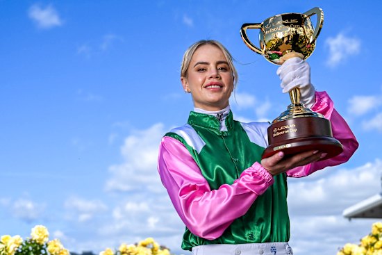 Winona Costin is looking to emulate Michelle Payne by riding a 100-1 winner in Tuesday”s Melbourne Cup.