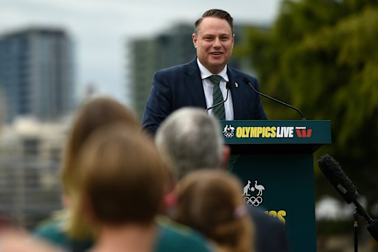 Brisbane lord mayor Adrian Schrinner has marked the 30th anniversary of Queensland’s failed daylight saving referendum by calling for another vote.