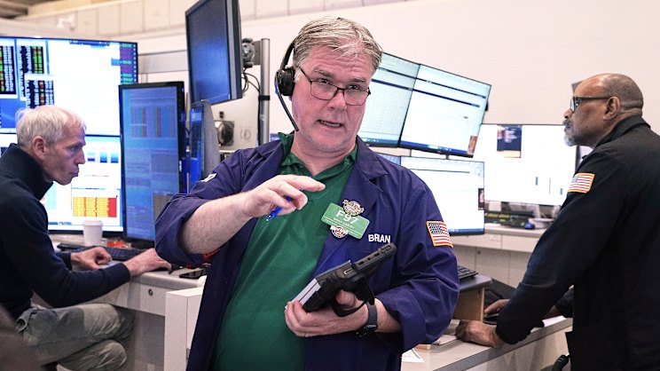 smh.com.au - Stan Choe - ASX eyes uncertain start, Wall Street hit by AI slump