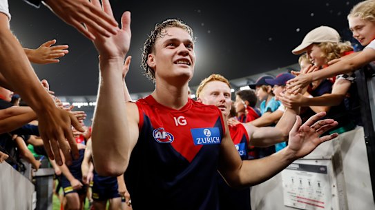 Melbourne have re-signed Trent Rivers for four more seasons.