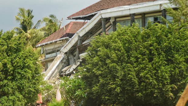 Ombak Sunset hotel on Gili Trawangan collapsed after the earthquake, but many other resorts are already back in operation.