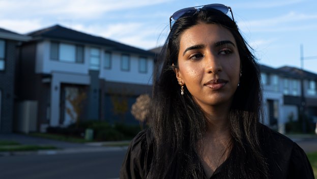 smh.com.au - Caitlin Fitzsimmons - Dark roofs, no trees and black roads: The Sydney suburbs designed to get even hotter
