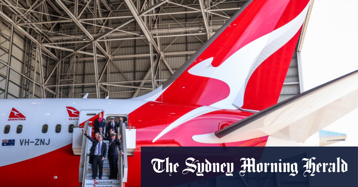 Flight attendants vote to strike one day after Qantas’ $150m profit upgrade - Sydney Morning Herald