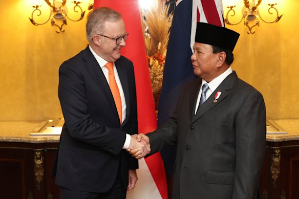 Prime Minister Anthony Albanese and Indonesian President Prabowo Subianto meet in Peru in November last year. 