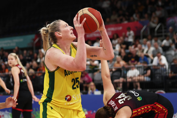 Opals legend Lauren Jackson.