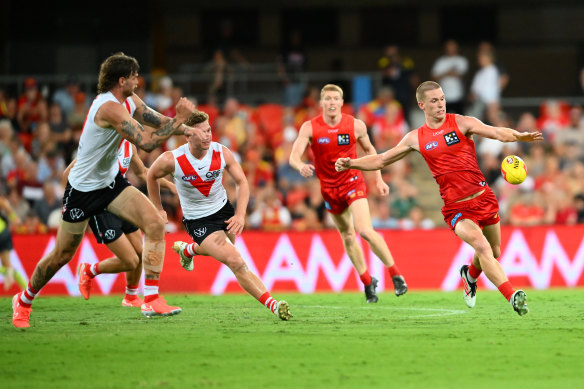 Noah Anderson racked up a game-high 35 disposals.