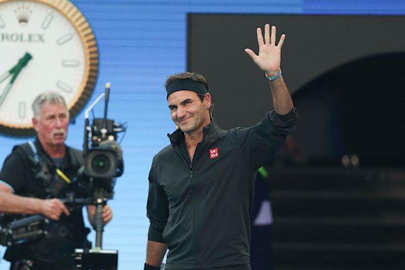 Roger Federer exibiu “uma bela tacada” no campo de golfe de Melbourne. 
