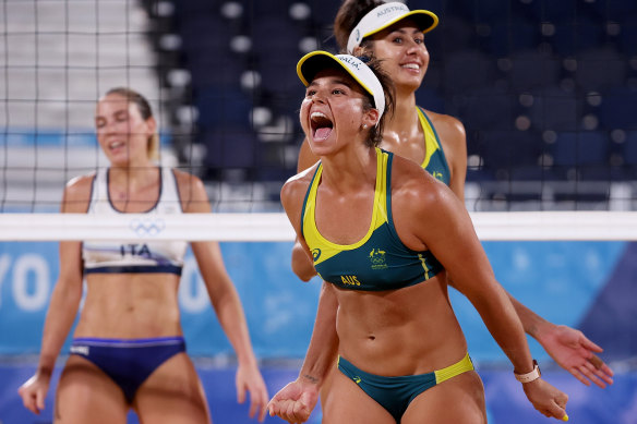 Mariafe Artacho del Solar and Taliqua Clancy have beaten Italy to advance in the Olympics.