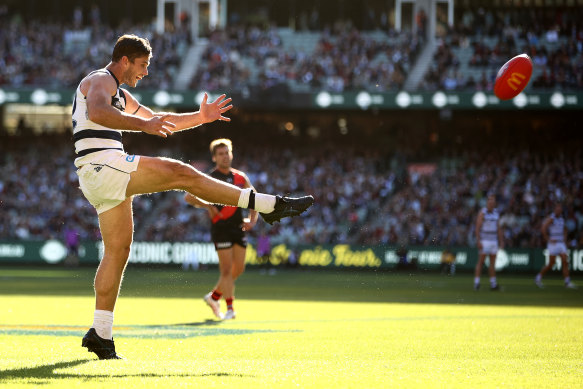 Tom Hawkins bagged eight goals against the Bombers.