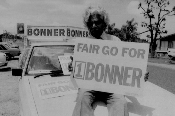 Bonner campaigning in Far North Queensland in 1983.