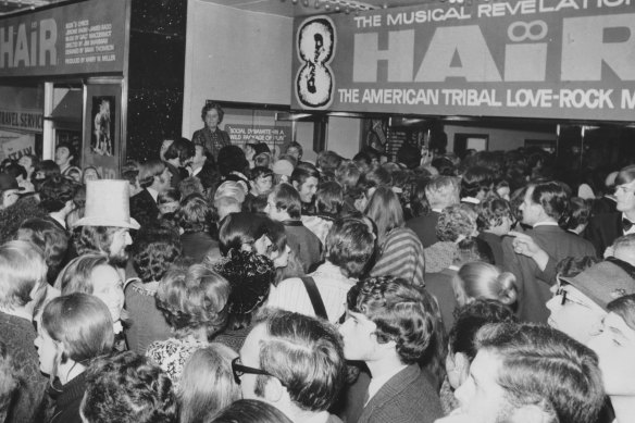 May 21, 1971: The opening night crowd outside the Metro Theatre in Bourke Street for Hair.