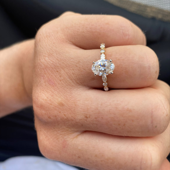 Clarke’s engagement ring, designed in collaboration with Sydney jeweller Moi Moi, came in at just under $10,000.