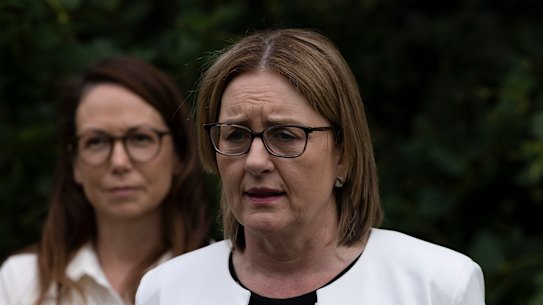 A primeira-ministra Jacinta Allan anuncia o plano do governo para abolir o VicHealth.