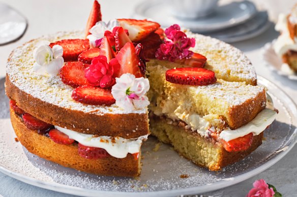 Strawberry, coconut and lime sandwich cake.