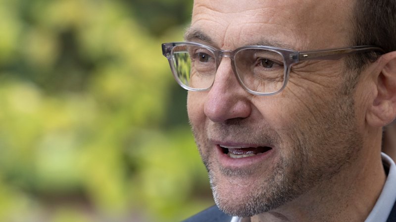 Whip it good: ‘Devo’ Bandt exits, but who will be the new Lord or Lady of the Crossbench?