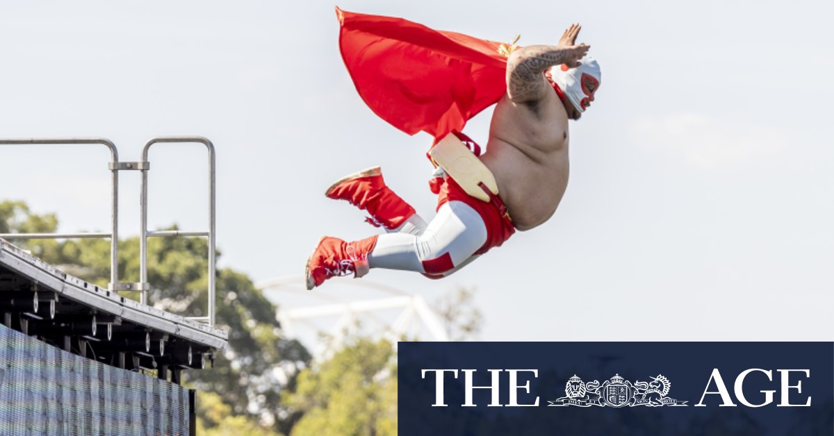Birdman from the underground takes to the skies at Moomba - Vimarsana News