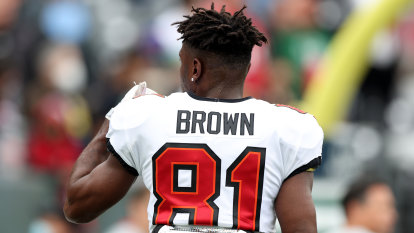 ‘Antonio Brown boiled over’: Bucs player storms out in the middle of NFL game