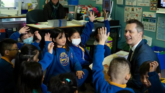 Federal Education Minister Jason Clare said there was a serious reading gap between children from wealthy and poor families.