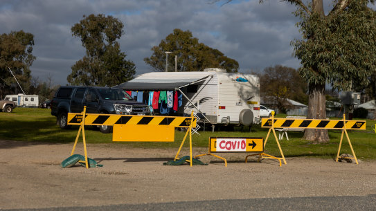 Albury Showgrounds has become a pop-up quarantine hub for displaced Victorians, next door to a COVID-19 testing centre.