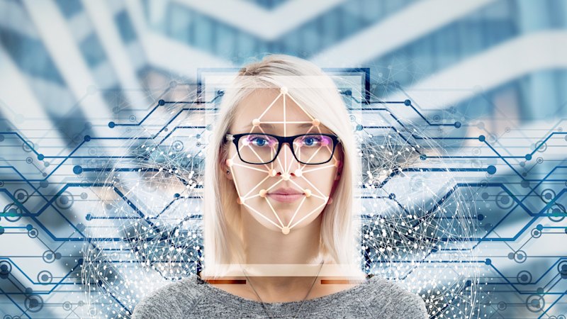 Starostna omejitev pri prepovedi družbenih medijev predstavlja velik izziv