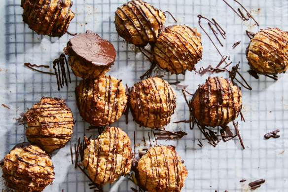 Puerto Rican besitos de coco evoke the flavours of coconut macaroons.