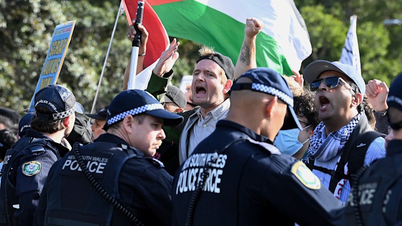 NSW Police deploy thousands of officers for Herzog’s visit, protesters put on notice
