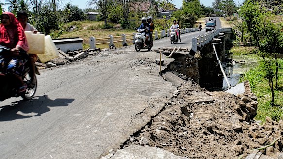 North Lombok is the hardest hit area. Here, near the quake's epicentre, streets have collapsed or are blocked by landslides.