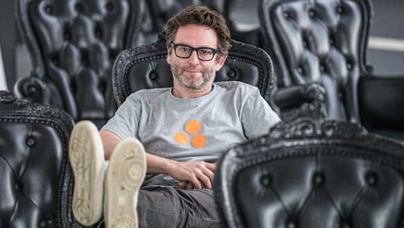 Sam Strong is directing a revival of David Williamson's Sydney vs Melbourne classic play Emerald City.