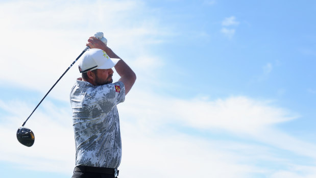 Marc Leishman will take a two-shot lead into the final day of the LIV Golf event in Arizona.