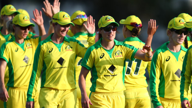 Australia’s national women’s team is shooting for a world record 22nd straight one-day international victory on Sunday.