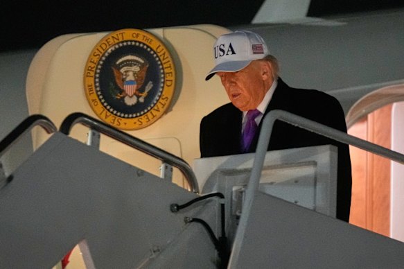 Il presidente degli Stati Uniti Donald Trump ha detto ai giornalisti a bordo dell’Air Force One: “Non so se siano reali o no”.