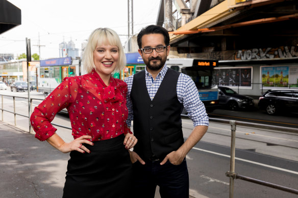 Sami Shah (right) joined Jacinta Parsons (left) on the ABC Melbourne breakfast slot in 2017.