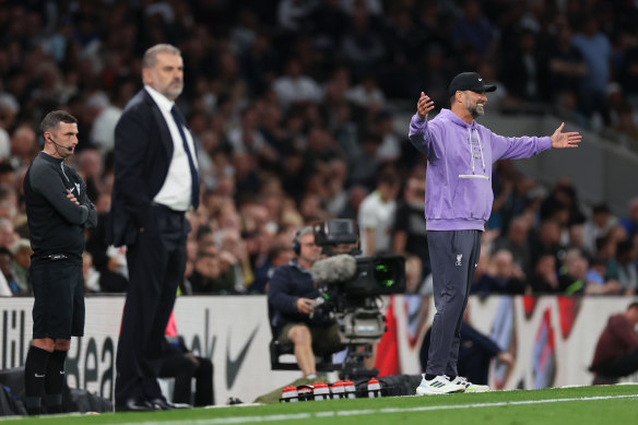 Ange Postecoglou and Jürgen Klopp on the sideline earlier this season.