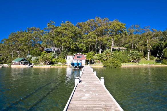 The Marara estate at Careel Bay has sold for $40 million, leaving the landmark boatshed and house in the ownership of Peter and Rebecca Higgins.